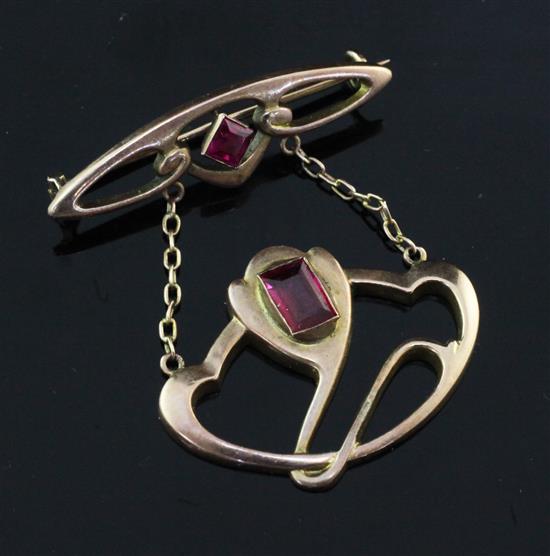 An Edwardian Art Nouveau 9ct gold and synthetic ruby set drop pendant by Barnet Henry Joseph, 1.5in.